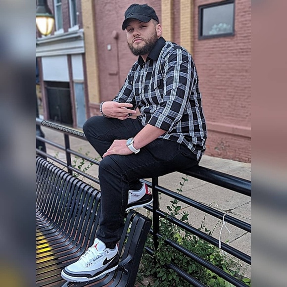 Meet your Posher, Joshua - Picture 2 of 4